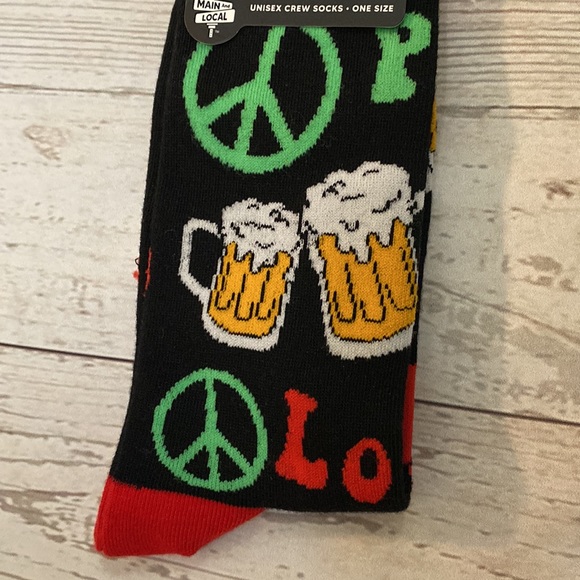 NWT Main and Local Peace Love Beer Unisex Crew Socks - Picture 3 of 6